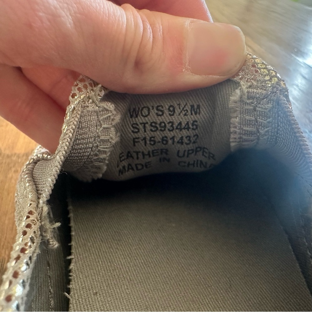 Sperry Seaside Embossed Slide On Sneaker Gold Metallic Shimmer Women’s Size 9.5 - Picture 10 of 10